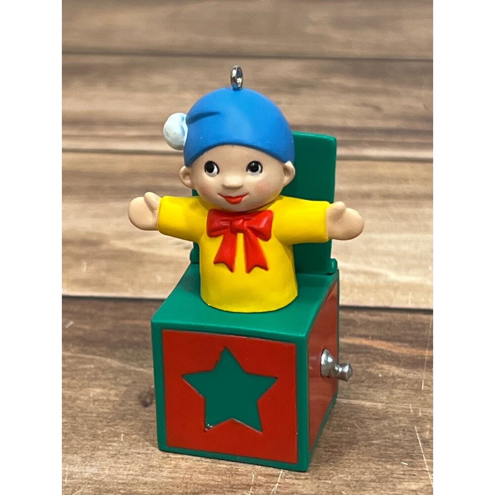 HALLMARK ORNAMENT LPR3376 A SPRINGY SURPRISE JACK IN BOX ELF BY JULIE FORSYTH